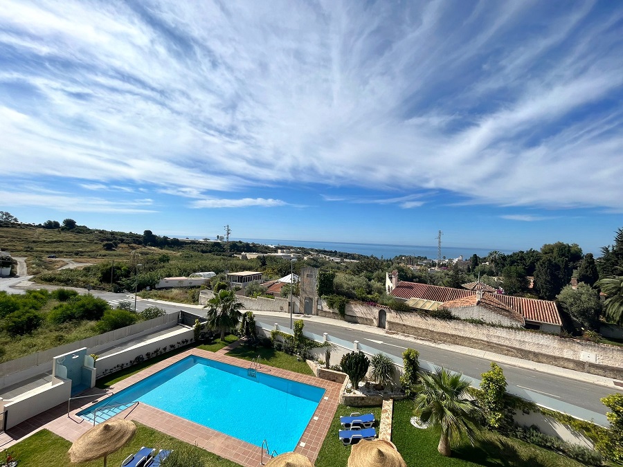 Lussuosamente rifinita spaziosa casa a schiera a Fuente del Baden, Nerja