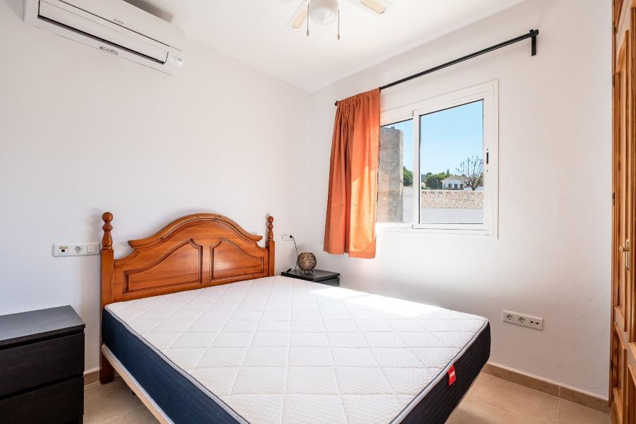 Halfvrijstaande Woning met dakterras en uitzicht op zee en Nerja