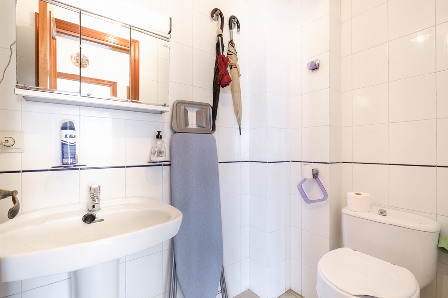 Precioso apartamento con amplia terraza y piscina comunitaria en la zona del Parador