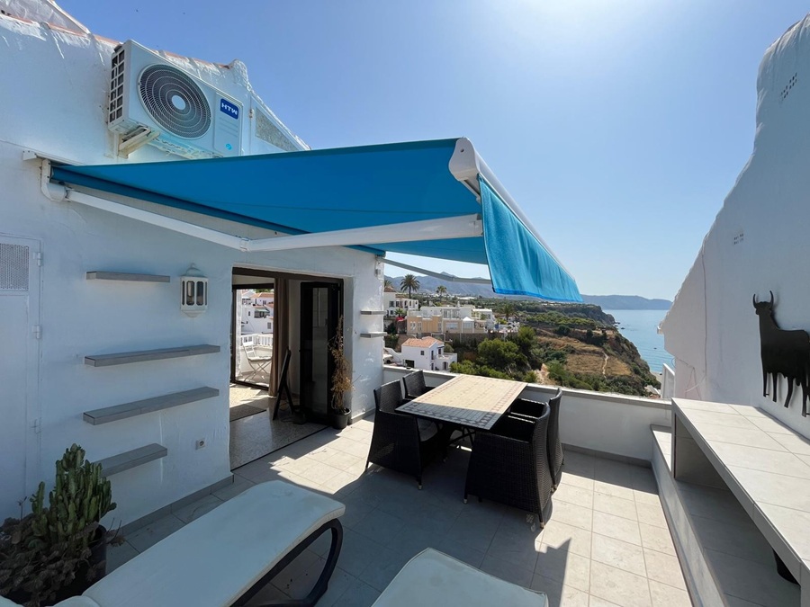 Exclusiva propiedad con vistas de ensueño al mar y la montaña en Capistrano Playa, Nerja