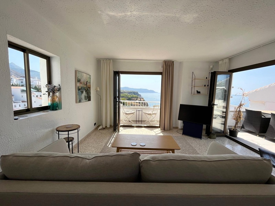 Exclusiva propiedad con vistas de ensueño al mar y la montaña en Capistrano Playa, Nerja