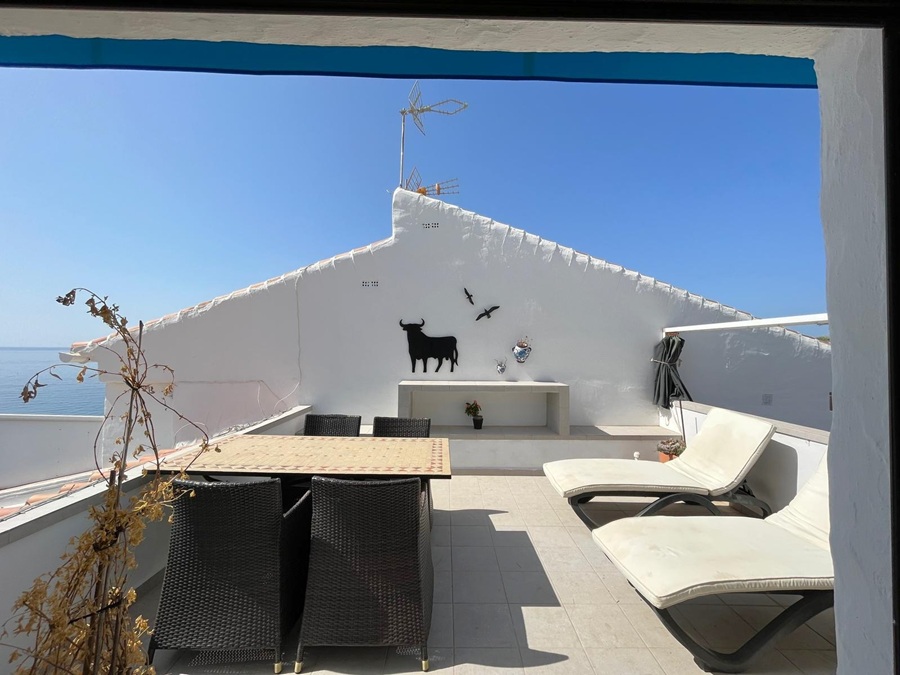 Exclusiva propiedad con vistas de ensueño al mar y la montaña en Capistrano Playa, Nerja