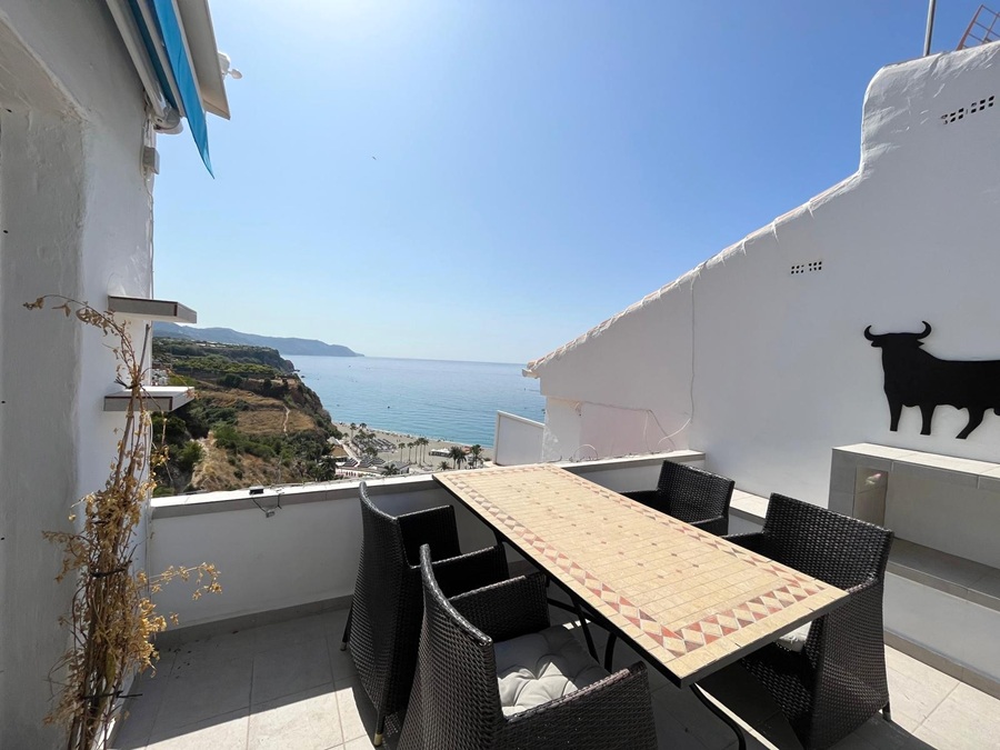 Exclusiva propiedad con vistas de ensueño al mar y la montaña en Capistrano Playa, Nerja