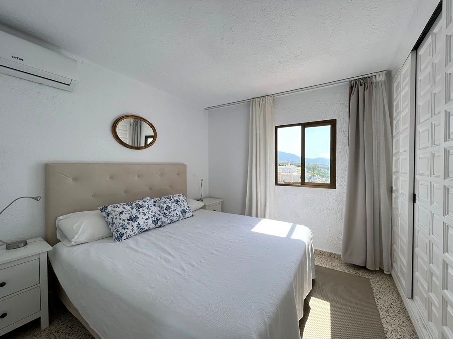 Exclusiva propiedad con vistas de ensueño al mar y la montaña en Capistrano Playa, Nerja