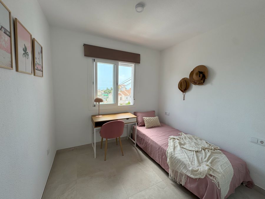 Proprietà ristrutturata con piscina privata in una posizione privilegiata a Nerja, a 500 metri dalla spiaggia di Burriana