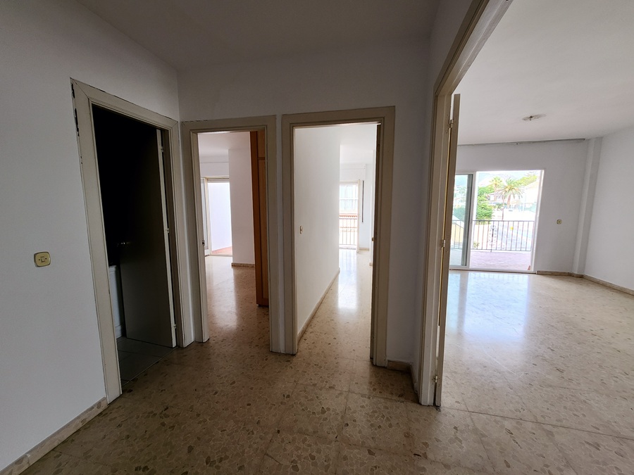 Ruim hoekappartement met een groot terras in het Parador gebied - Nerja