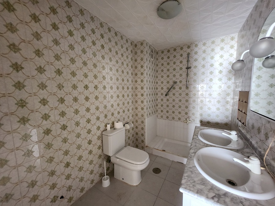 Ruim hoekappartement met een groot terras in het Parador gebied - Nerja