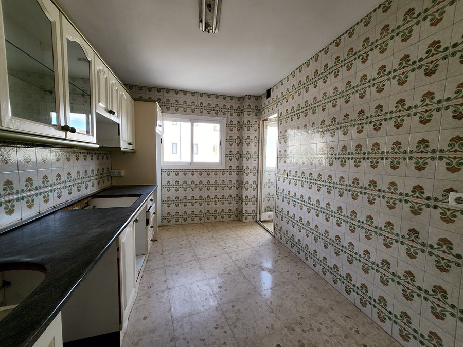 Ruim hoekappartement met een groot terras in het Parador gebied - Nerja