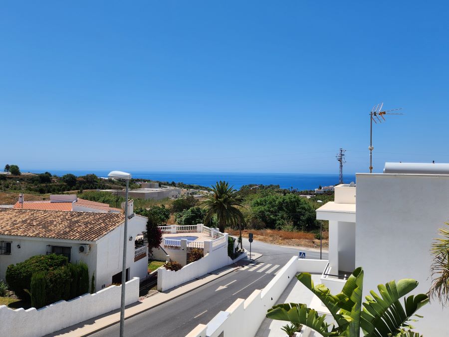 Villa moderna a Nerja con vista sul mare, piscina privata e ampia terrazza