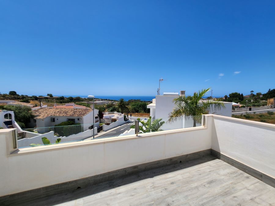 Villa moderna a Nerja con vista sul mare, piscina privata e ampia terrazza