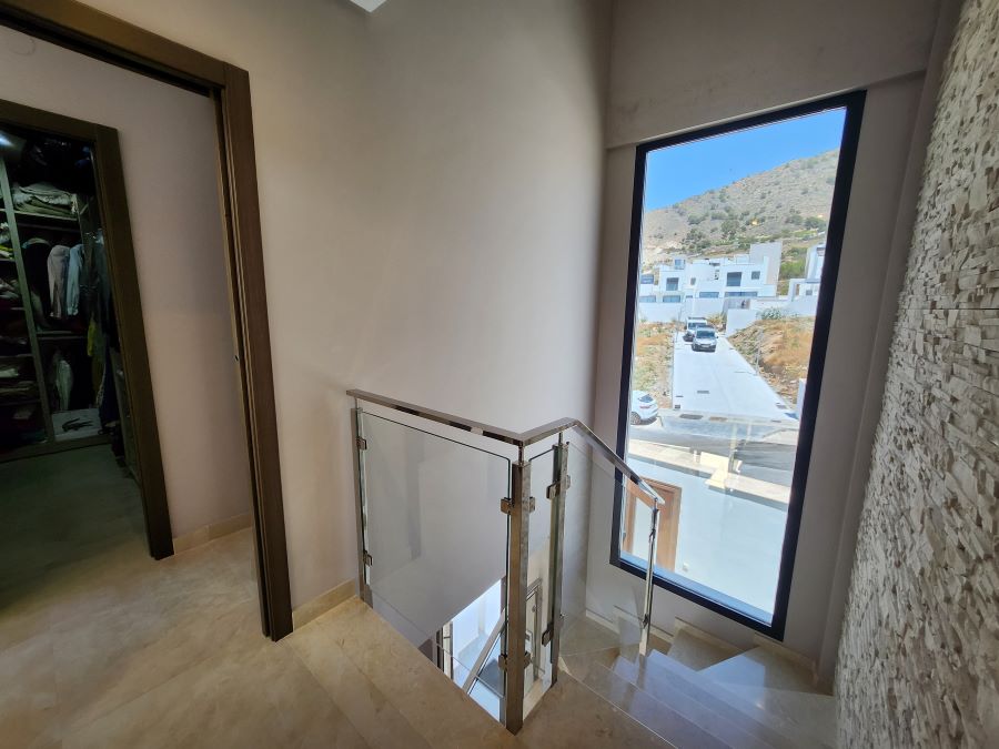 Villa moderna a Nerja con vista sul mare, piscina privata e ampia terrazza