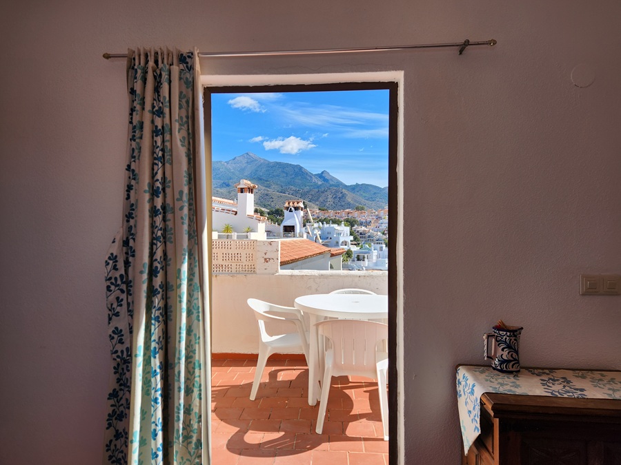 Duplex met ongelooflijk uitzicht op zee en gemeenschappelijk zwembad in de Parador wijk van Nerja