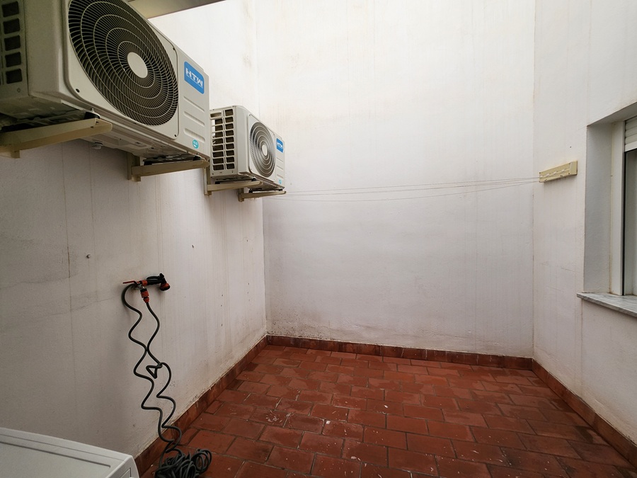 Modern gerenoveerd appartement met terras en uitzicht in het hart van Nerja