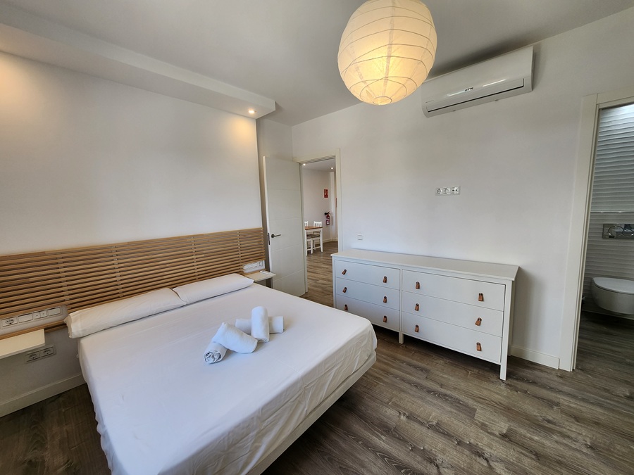 Modern gerenoveerd appartement met terras en uitzicht in het hart van Nerja
