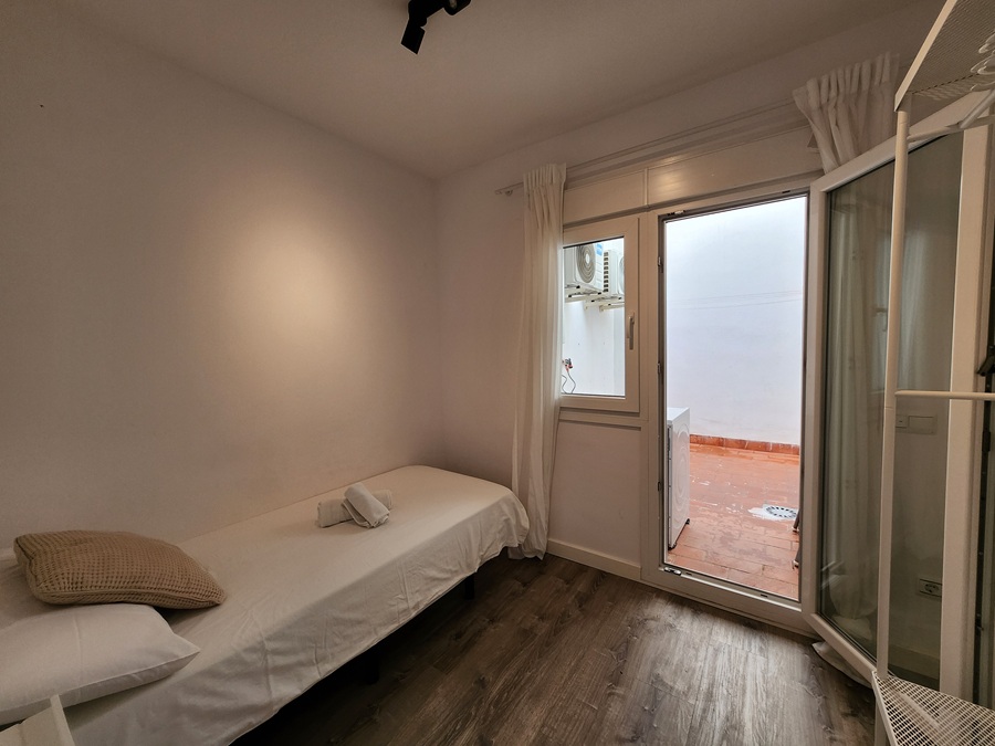 Modern gerenoveerd appartement met terras en uitzicht in het hart van Nerja