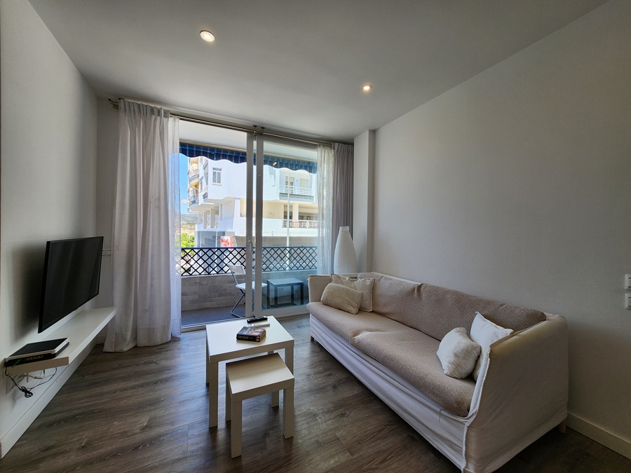 Modern gerenoveerd appartement met terras en uitzicht in het hart van Nerja