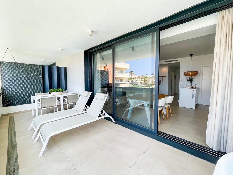 Modern appartement met gemeenschappelijk zwembad op steenworp afstand van de zee