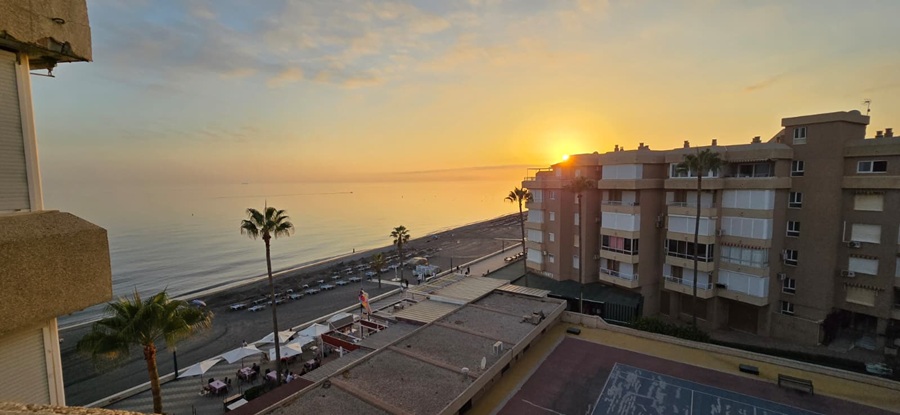 Charmig lägenhet vid stranden i Torrox Costa