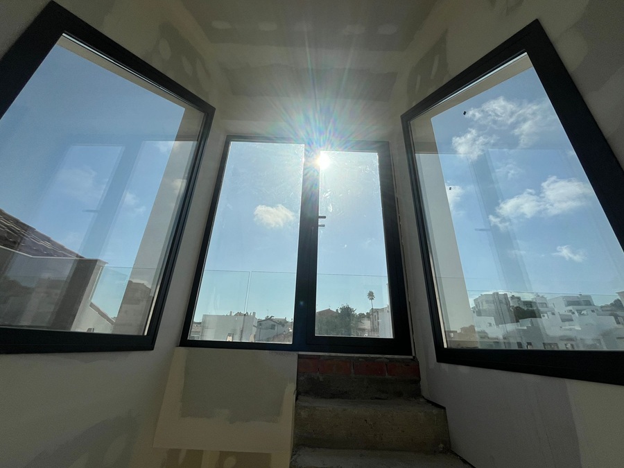 Moderne nieuwbouw rijtjes villa met privé zwembad in La Exótica, Nerja.