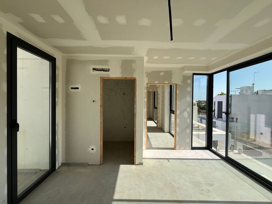 Moderne nieuwbouw rijtjes villa met privé zwembad in La Exótica, Nerja.