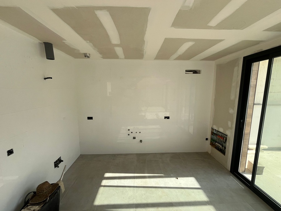Moderne nieuwbouw rijtjes villa met privé zwembad in La Exótica, Nerja.