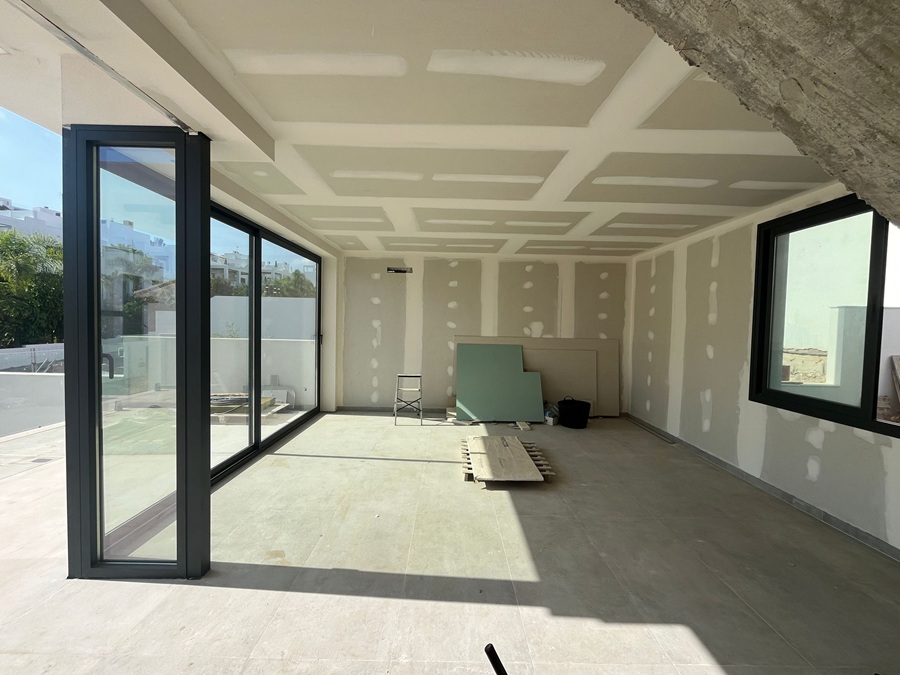 Moderne nieuwbouw rijtjes villa met privé zwembad in La Exótica, Nerja.