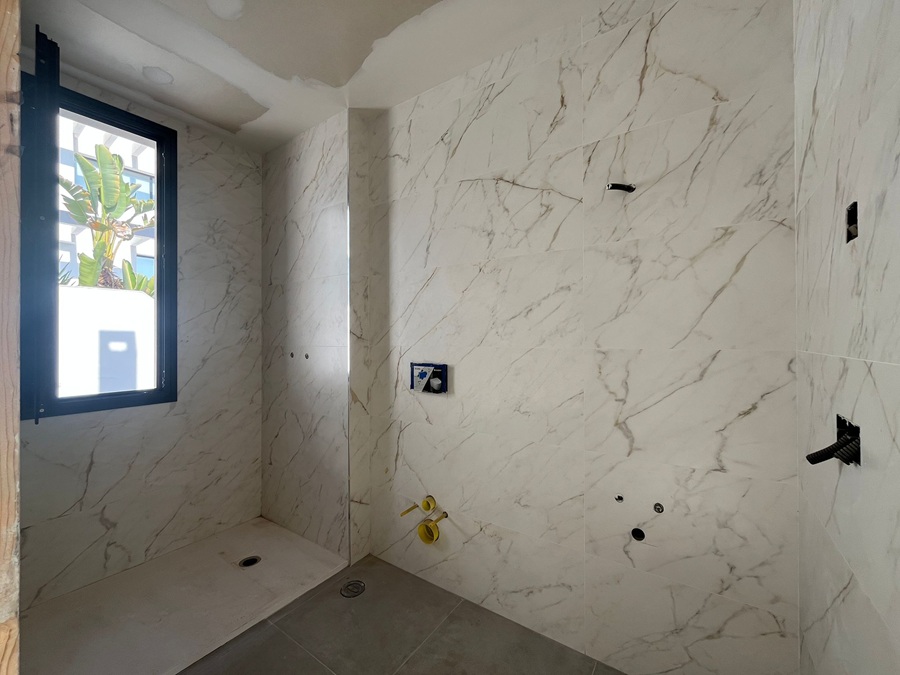 Moderne nieuwbouw rijtjes villa met privé zwembad in La Exótica, Nerja.