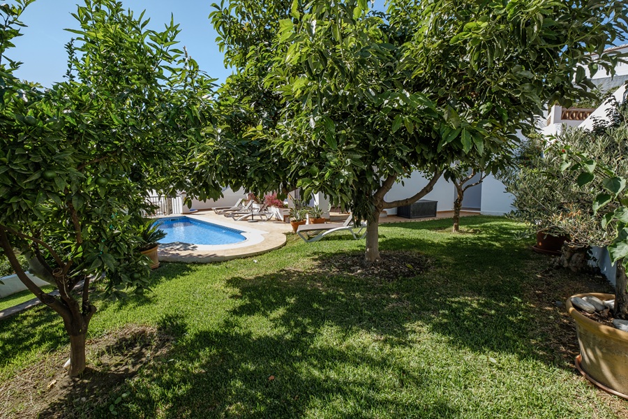 Fristående villa med privat pool och havsutsikt i El Mirador de las Lomas – Frigiliana