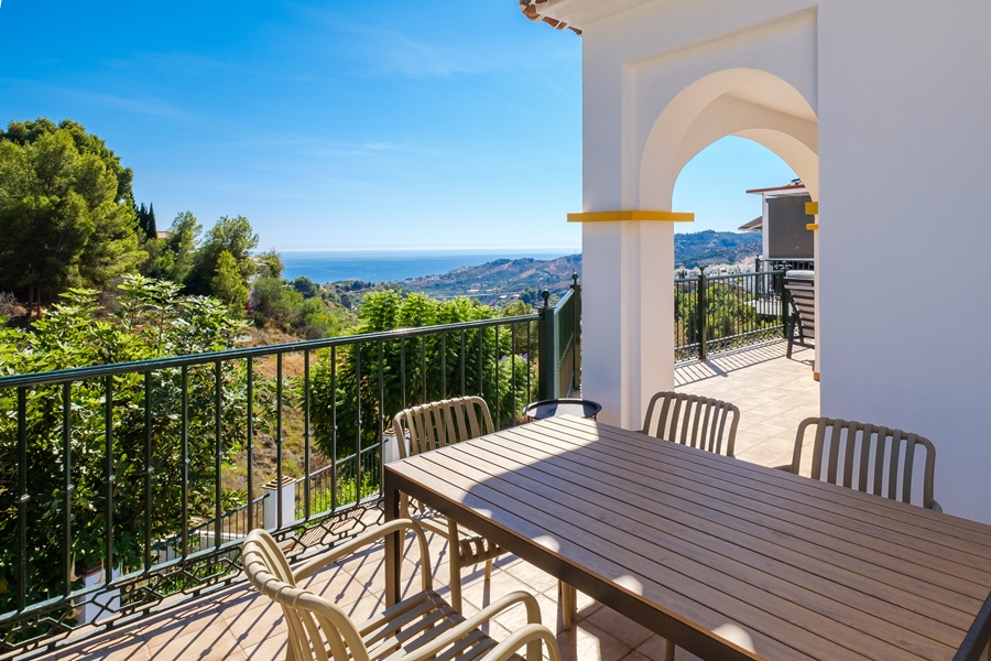 Fristående villa med privat pool och havsutsikt i El Mirador de las Lomas – Frigiliana