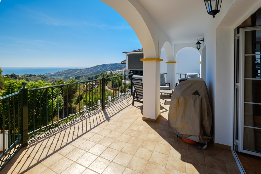 Fristående villa med privat pool och havsutsikt i El Mirador de las Lomas – Frigiliana