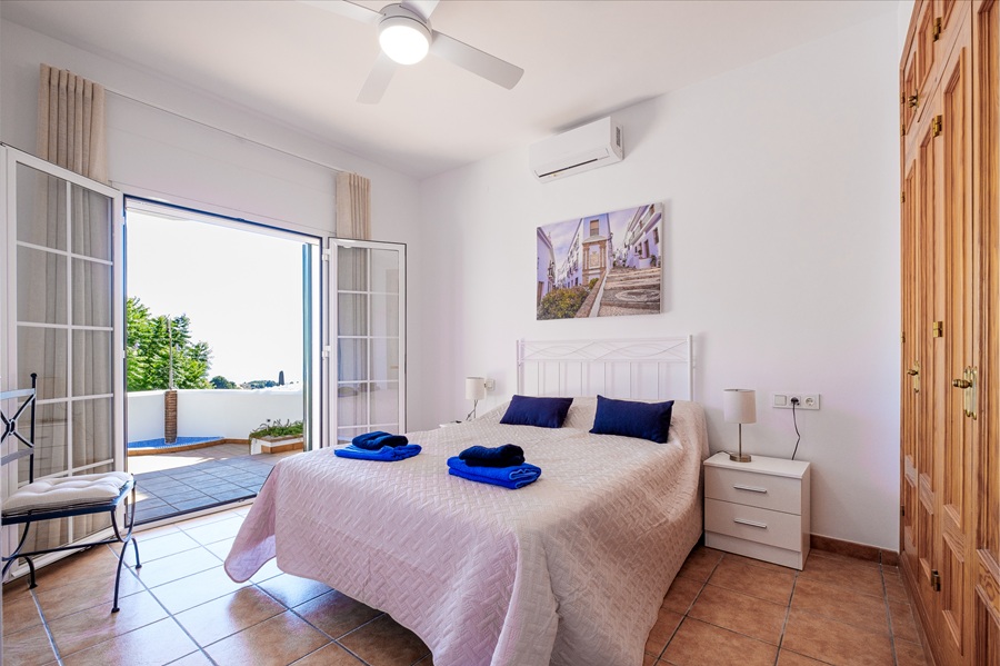 Fristående villa med privat pool och havsutsikt i El Mirador de las Lomas – Frigiliana