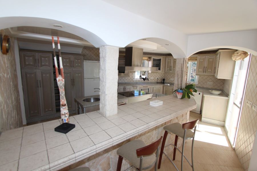 Villa met privé zwembad op 500 meter van het Burriana strand