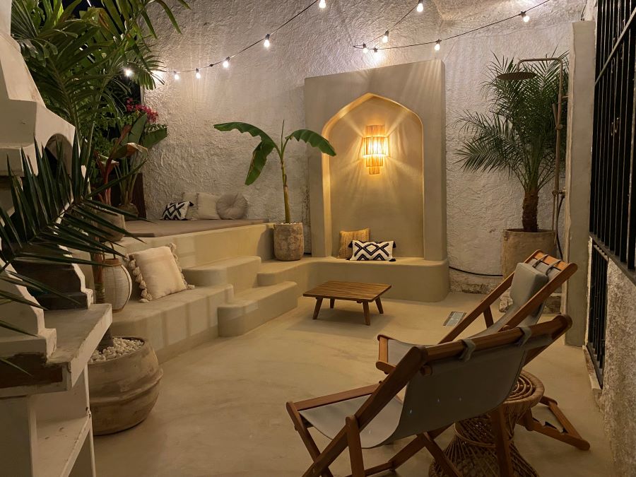 Stunning cottage with sea views from the spacious balcony just a 6 minute walk from Burriana beach, Nerja.