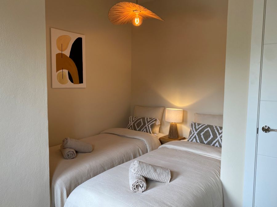 Stunning cottage with sea views from the spacious balcony just a 6 minute walk from Burriana beach, Nerja.