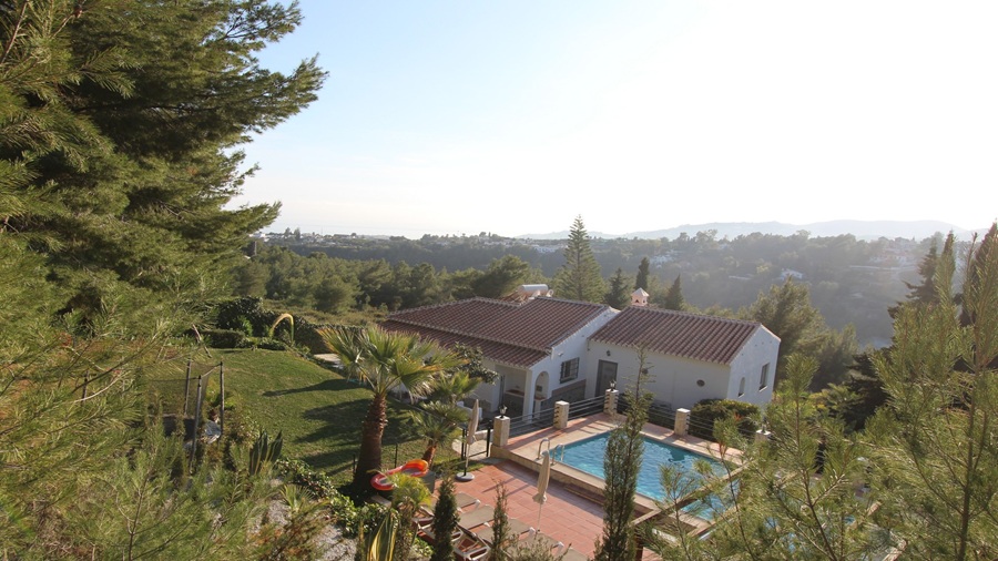 Villa charmante avec une vue panoramique en plein cœur nature, à seulement 10 minutes de Nerja