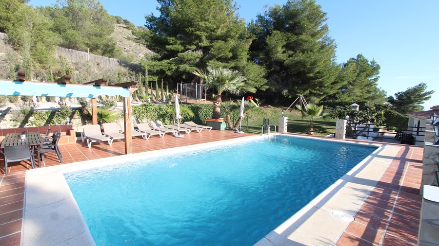Villa charmante avec une vue panoramique en plein cœur nature, à seulement 10 minutes de Nerja