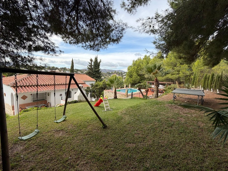 Villa charmante avec une vue panoramique en plein cœur nature, à seulement 10 minutes de Nerja