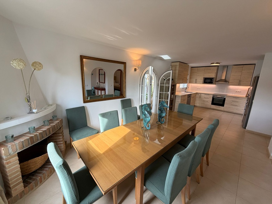 Villa charmante avec une vue panoramique en plein cœur nature, à seulement 10 minutes de Nerja