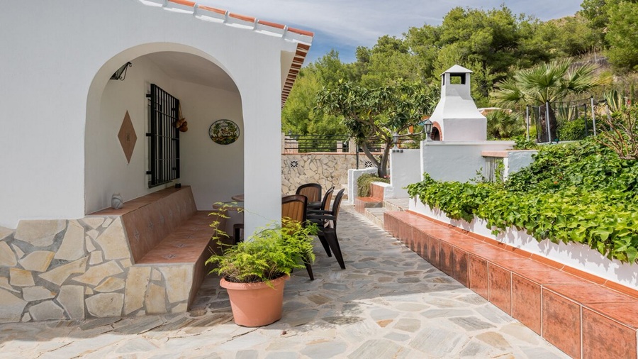 Villa charmante avec une vue panoramique en plein cœur nature, à seulement 10 minutes de Nerja