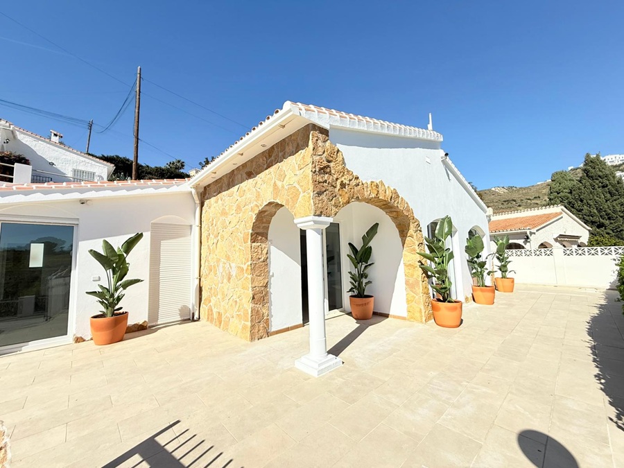 Villa met privézwembad in Torrox Costa (El Peñoncillo) met uitzicht op zee