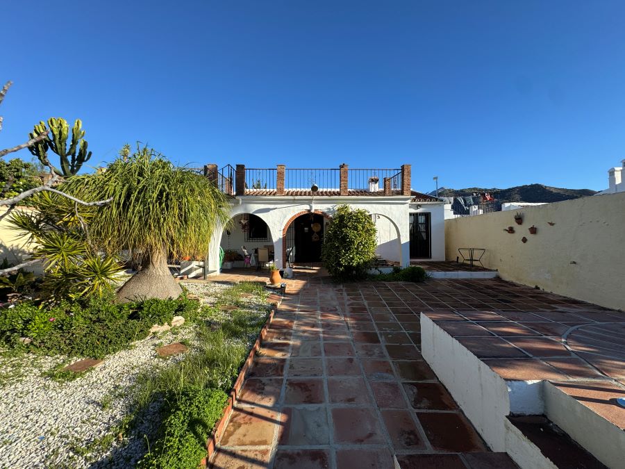 Maison individuelle avec piscine privée – située dans la campagne paisible de Nerja