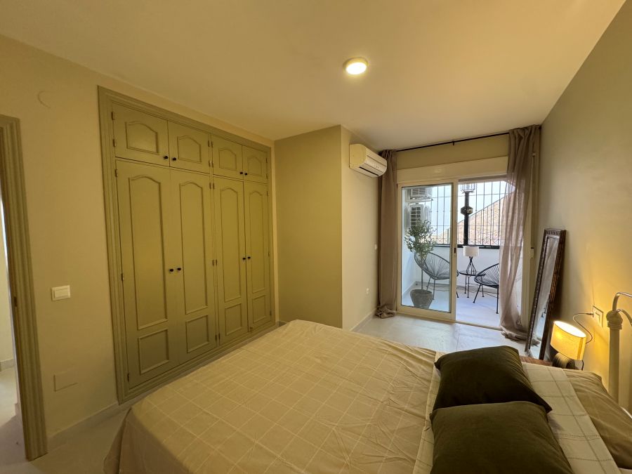 Prachtig gerenoveerd appartement met zeezicht in Nerja