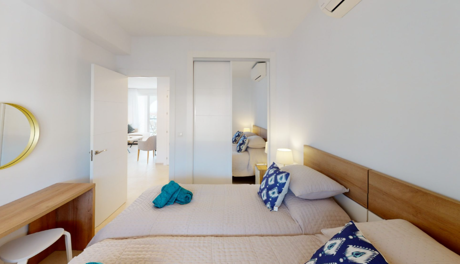 Moderni kerrostalo merinäköalalla Verde Marissa, Nerjassa