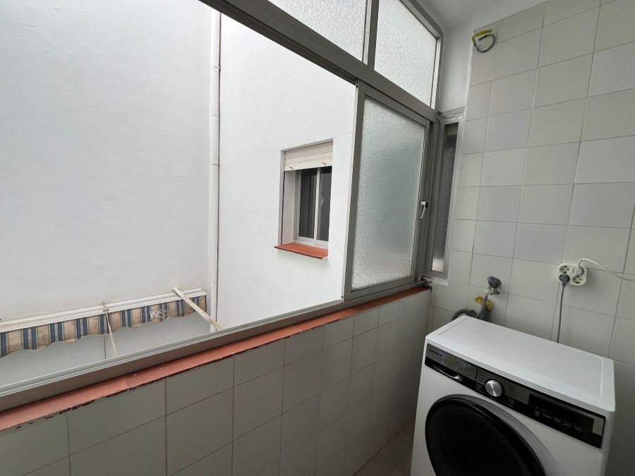 Appartement gelegen in het centrum van Nerja, op slechts 5 minuten lopen van het Balcón de Europa en stranden.