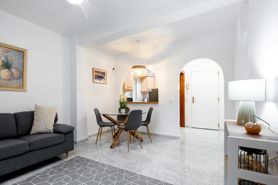 Comfortabel appartement op de begane grond, gelegen op slechts enkele minuten lopen van het bekende Burriana-strand.