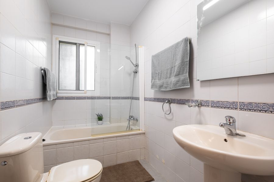 Comfortabel appartement op de begane grond, gelegen op slechts enkele minuten lopen van het bekende Burriana-strand.