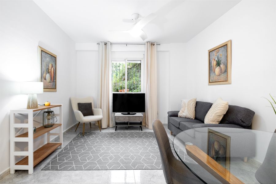 Comfortabel appartement op de begane grond, gelegen op slechts enkele minuten lopen van het bekende Burriana-strand.