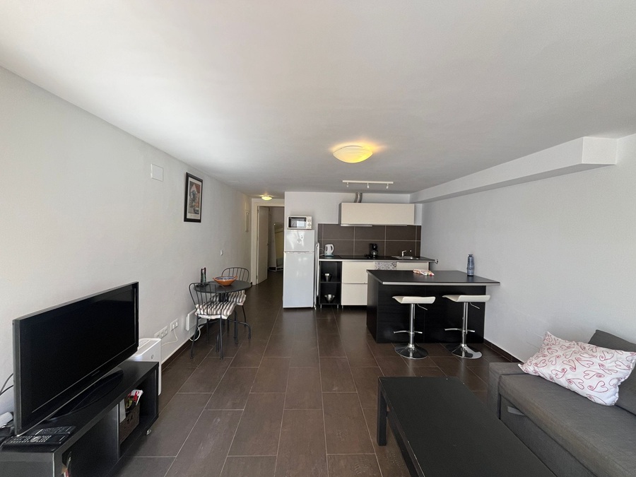 Gerenoveerde woning met dakterras, panoramisch zicht over de zee en bergen en apart appartement onder de woning