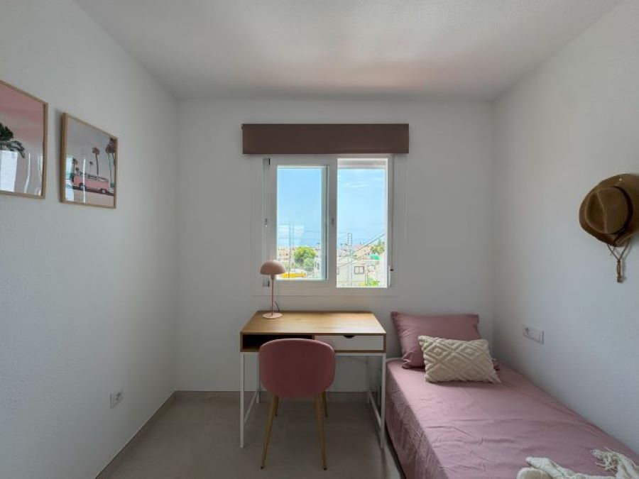 Gerenoveerd huis met plunge pool en prachtig uitzicht op zee op 500 meter van het Burriana strand in Nerja