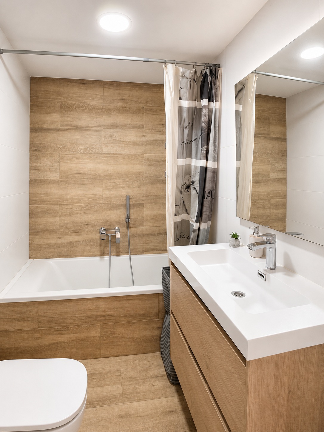Ruim appartement in de wijk Parador de Nerja, slechts een paar minuten lopen van het strand en het centrum van Nerja